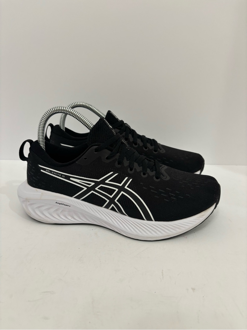 ASICS Gel- Excite 10 Black & White Running Shoes size 7.5